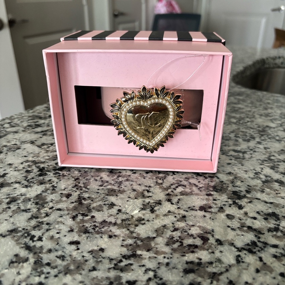 Juicy Couture Gold Heart Belt Buckle